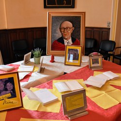 Paul Rouge, un peintre qui orne les bibliothèques